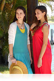 Nikon COOLPIX S3600 shot of two women in shade of a palm tree showing Target Finding AF.