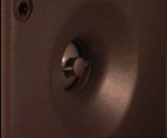 A waveguide ensures a great sound experience everywhere in the room