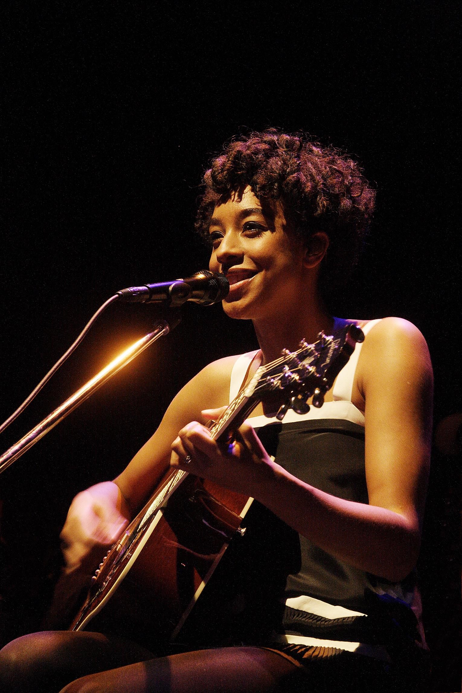 Amazon.co.jp: 【輸入盤】Corinne Bailey Rae