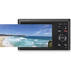 Panorama feature of the Panasonic LUMIX DMC-FH10