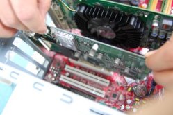 �n�f�W PCI�X���b�g�Ɏ��t��