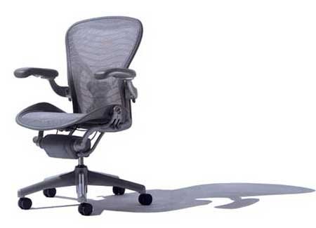 Aeron Chair Basic by Herman Miller - Graphite Frame - Carbon Classic Size C (Large)