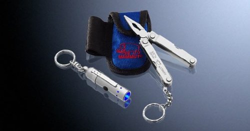 Verst&auml;rker und Receiver: V8 Turbo Torch Taschenlampe und Mammut Key Tool blau