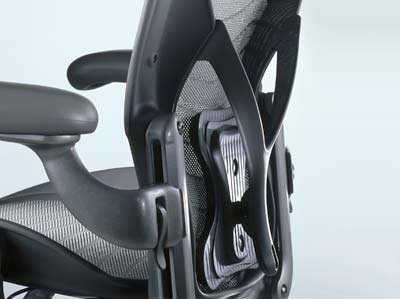 Aeron Chair - Posture Fit - Medium Size (B) Carbon Frame, Classic Carbon Pellicle