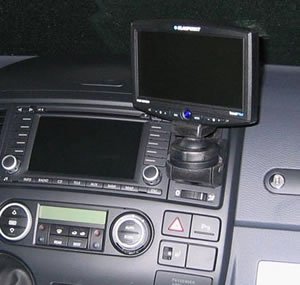 Elektronik und Foto: ARAT Navigationshalterung f�r VW T5 Multivan (passt nicht bei werkseitiger Telefonvorr�stung) ab Bj. 03