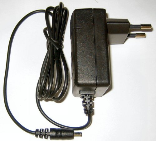 Projektoren: Position24 Netzanschlu�kabel f�r 220V /6 V f�r Trackstar